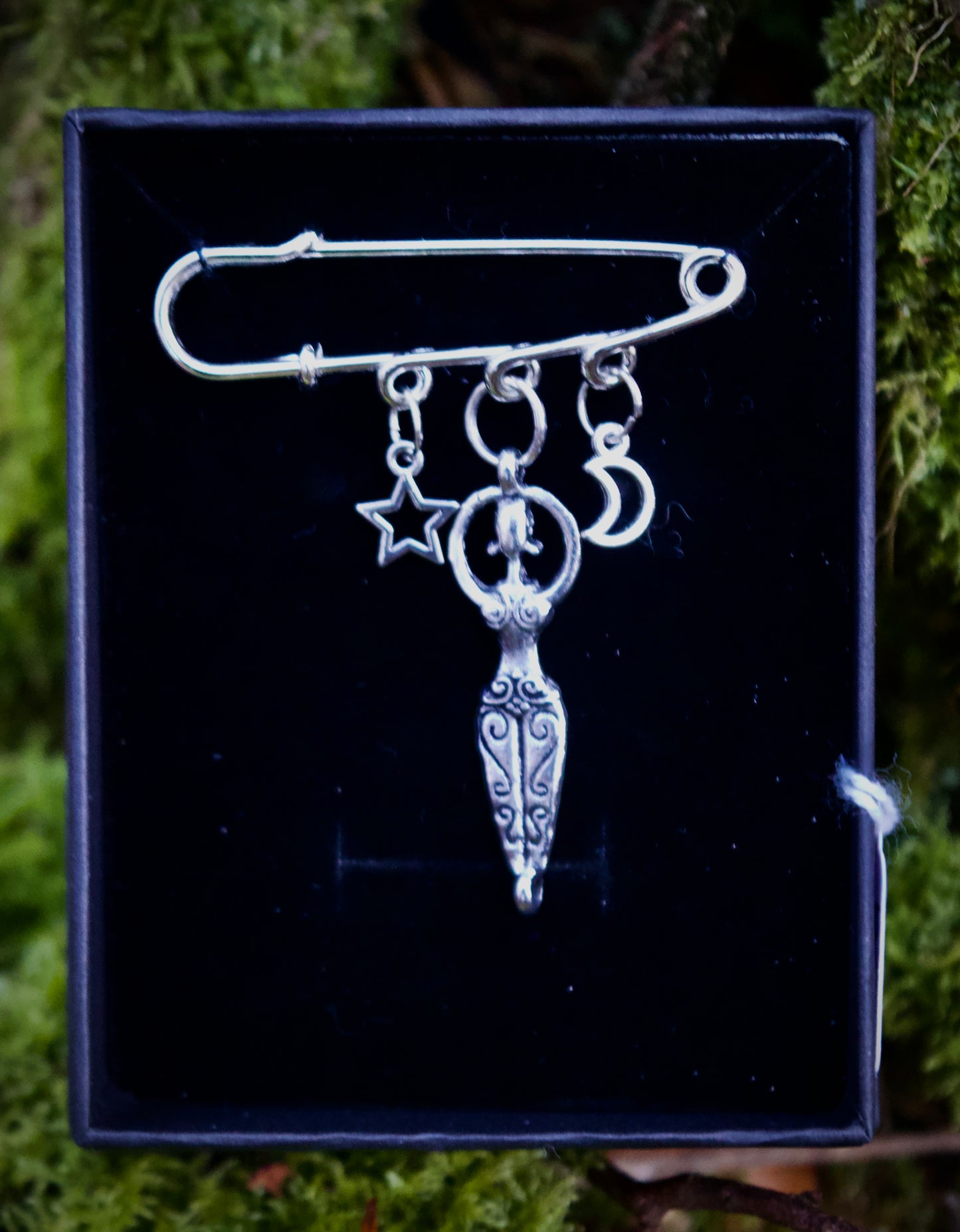 Kilt Pin Brooch - Silver Plated - by Maria Silmon The Conscious Jeweller